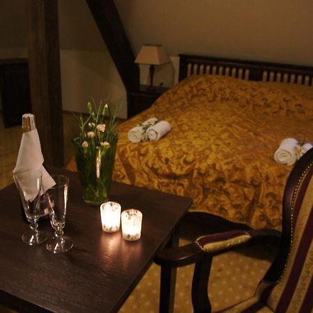 Dworska Elektrownia Otel Kędzierzyn-Koźle Oda fotoğraf